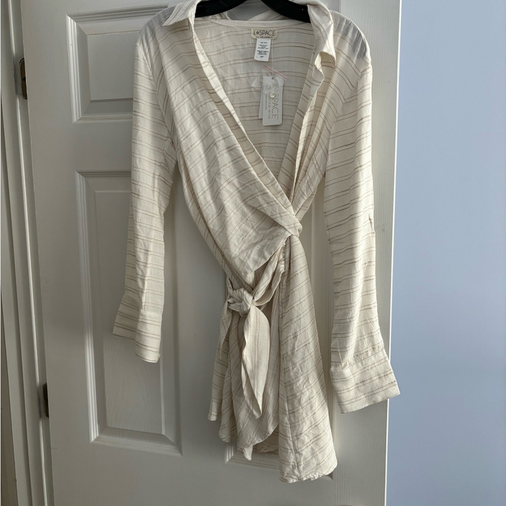 L*Space Cream Wrap Robe - Picture 2 of 5